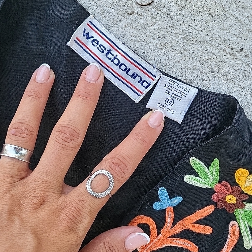 Westbound Black Vest with Colorful Embroidery - Picture 4 of 4